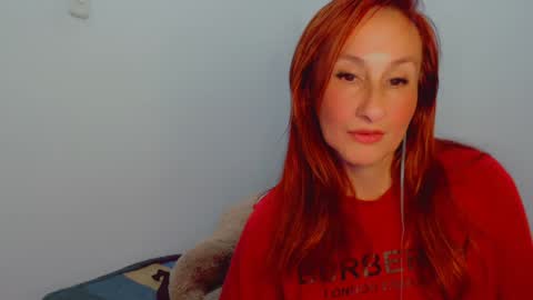 Snapshot of skarlett2072 chatting on January 2025 02:56:01 AM Arlett online show from January 2025 02:56:01 AM