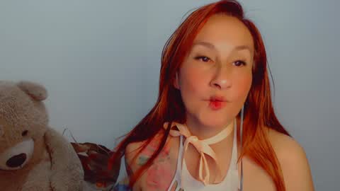 Snapshot of skarlett2072 chatting on January 2025 11:58:02 PM Arlett online show from January 2025 11:58:02 PM