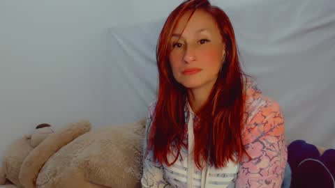 Snapshot of skarlett2072 chatting on January 2025 06:26:01 AM Arlett online show from January 2025 06:26:01 AM