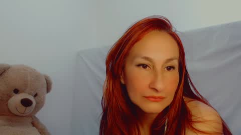 Snapshot of skarlett2072 chatting on January 2025 12:49:02 PM Arlett online show from January 2025 12:49:02 PM