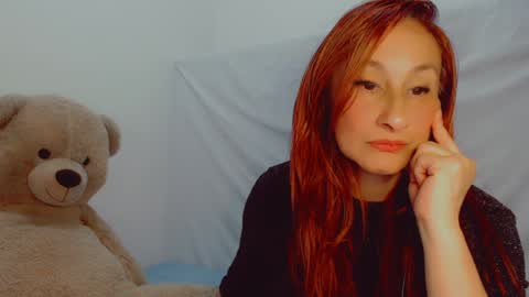 Snapshot of skarlett2072 chatting on January 2025 04:32:01 AM Arlett online show from January 2025 04:32:01 AM