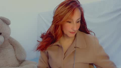 Snapshot of skarlett2072 chatting on January 2025 01:28:01 PM Arlett online show from January 2025 01:28:01 PM