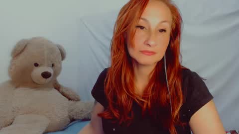 Snapshot of skarlett2072 chatting on February 2025 04:22:01 AM Arlett online show from February 2025 04:22:01 AM