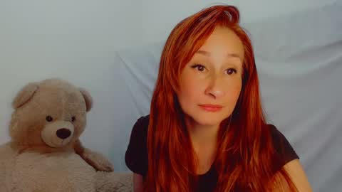 Snapshot of skarlett2072 chatting on February 2025 06:45:01 AM Arlett online show from February 2025 06:45:01 AM