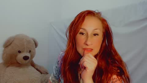 Snapshot of skarlett2072 chatting on February 2025 04:47:01 AM Arlett online show from February 2025 04:47:01 AM