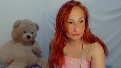 Snapshot of skarlett2072 chatting on February 2025 01:10:01 AM Arlett online show from February 2025 01:10:01 AM