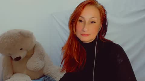 Snapshot of skarlett2072 chatting on February 2025 04:40:01 AM Arlett online show from February 2025 04:40:01 AM