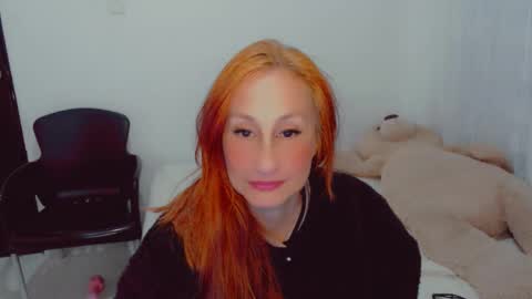 Snapshot of skarlett2072 chatting on September 2025 11:01:01 AM Arlett online show from September 2025 11:01:01 AM