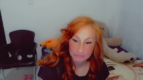 Snapshot of skarlett2072 chatting on September 2025 12:02:02 AM Arlett online show from September 2025 12:02:02 AM