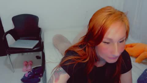 Snapshot of skarlett2072 chatting on September 2025 07:32:02 AM Arlett online show from September 2025 07:32:02 AM