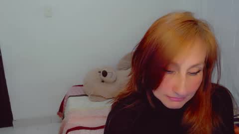 Snapshot of skarlett2072 chatting on October 2025 11:35:02 PM Arlett online show from October 2025 11:35:02 PM