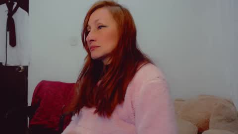 Snapshot of skarlett2072 chatting on October 2025 12:46:01 PM Arlett online show from October 2025 12:46:01 PM