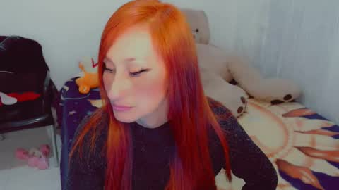 Snapshot of skarlett2072 chatting on October 2025 02:12:02 AM Arlett online show from October 2025 02:12:02 AM