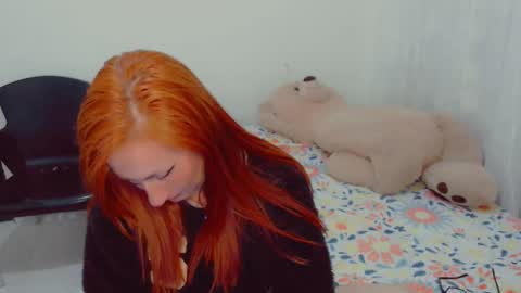 Snapshot of skarlett2072 chatting on November 2025 12:06:02 PM Arlett online show from November 2025 12:06:02 PM