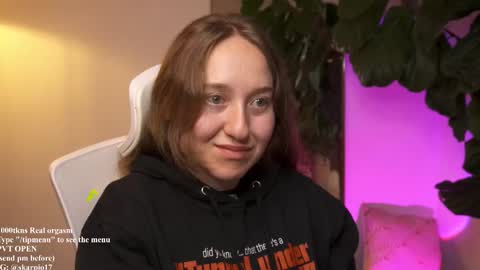 Im Scarlett  ONLINE  5pm-10pm NYC time  online show from September 2025 03:30:02 AM