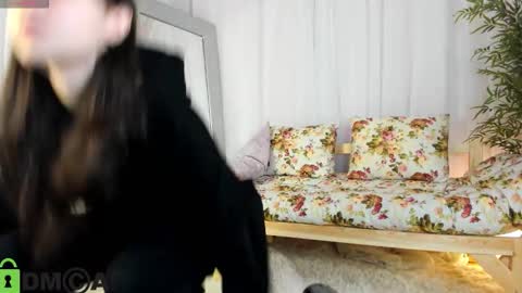 Emily online show from October 2025 02:01:02 AM