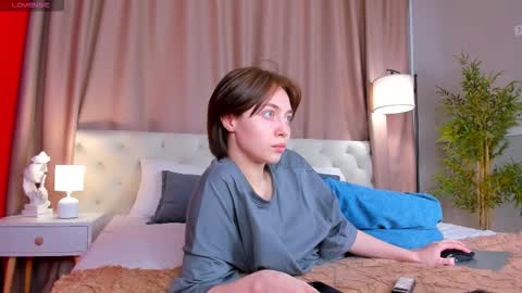 Emily online show from October 2025 01:38:01 AM