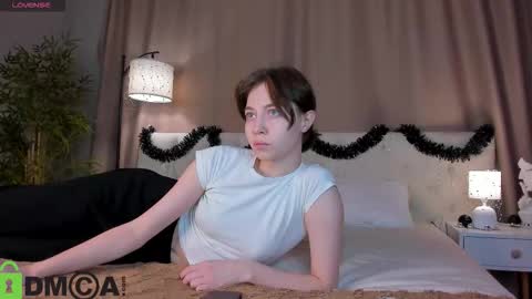 Emily online show from December 2025 01:00:01 AM