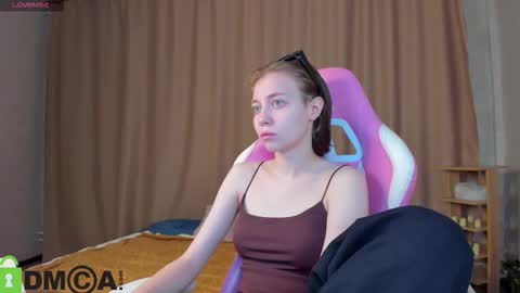 Emily online show from December 2025 01:12:02 AM