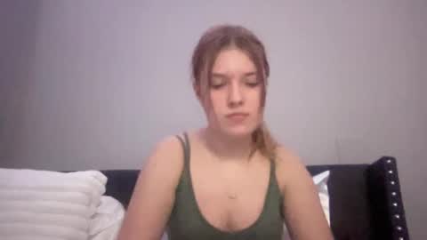 Snapshot of skiimaskabby chatting on February 2025 08:29:01 AM skiimaskabby online show from February 2025 08:29:01 AM