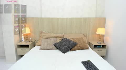 Emily Rojas online show from September 2025 07:41:02 PM