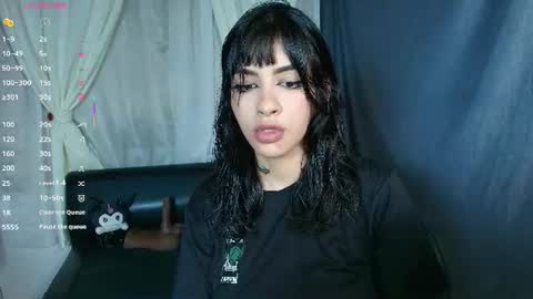 Snapshot of skinny_emily chatting on June 2026 08:44:02 PM Emily Rojas online show from June 2026 08:44:02 PM