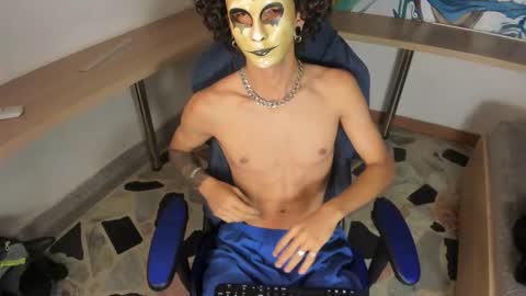 Snapshot of skinny_mac_ chatting on March 2026 12:22:01 PM Mac online show from March 2026 12:22:01 PM