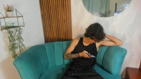 Snapshot of skinny_mac_ chatting on March 2026 02:11:02 PM Mac online show from March 2026 02:11:02 PM