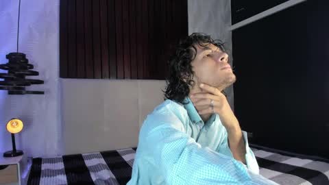 Snapshot of skinny_mac_ chatting on March 2026 12:38:02 PM Mac online show from March 2026 12:38:02 PM