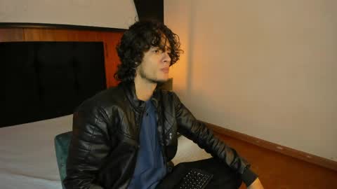 Snapshot of skinny_mac_ chatting on April 2026 01:53:01 PM Mac online show from April 2026 01:53:01 PM