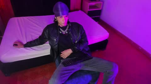 Snapshot of skinny_mac_ chatting on April 2026 12:38:01 PM Mac online show from April 2026 12:38:01 PM