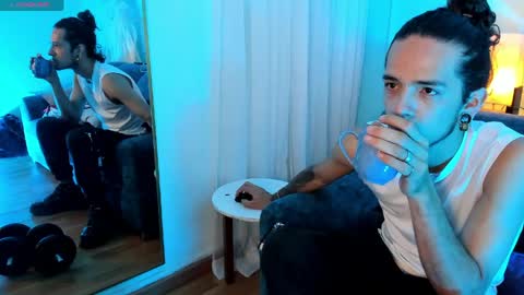 Snapshot of skinny_mac_ chatting on April 2026 02:33:01 PM Mac online show from April 2026 02:33:01 PM