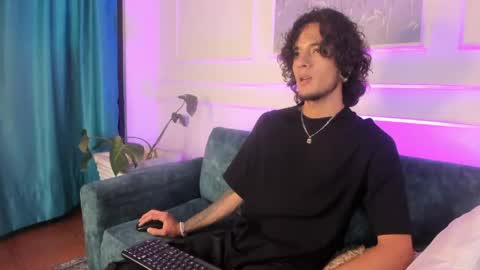 Snapshot of skinny_mac_ chatting on April 2026 01:17:02 PM Mac online show from April 2026 01:17:02 PM