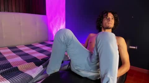 Snapshot of skinny_mac_ chatting on April 2026 01:51:02 PM Mac online show from April 2026 01:51:02 PM