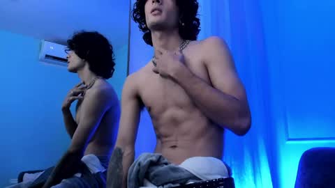 Snapshot of skinny_mac_ chatting on April 2026 07:07:02 PM Mac online show from April 2026 07:07:02 PM