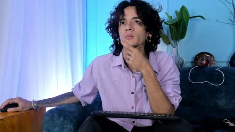 Snapshot of skinny_mac_ chatting on April 2026 01:21:01 PM Mac online show from April 2026 01:21:01 PM