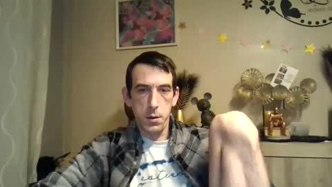 Snapshot of skinnybigcock2 chatting on February 2025 06:40:01 AM SkinnyBigCock2 online show from February 2025 06:40:01 AM