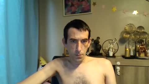 Snapshot of skinnybigcock2 chatting on October 2025 07:09:01 AM SkinnyBigCock2 online show from October 2025 07:09:01 AM