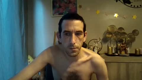 Snapshot of skinnybigcock2 chatting on October 2025 07:05:02 AM SkinnyBigCock2 online show from October 2025 07:05:02 AM