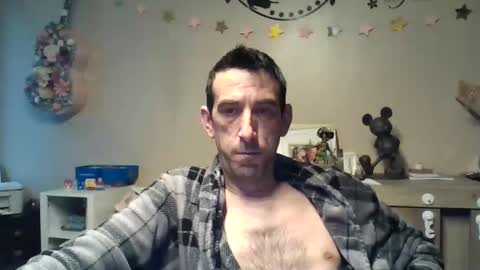 Snapshot of skinnybigcock2 chatting on April 2026 05:21:01 AM SkinnyBigCock2 online show from April 2026 05:21:01 AM