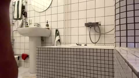 Snapshot of skinnyduderino chatting on November 2025 11:35:01 AM skinnyduderino online show from November 2025 11:35:01 AM