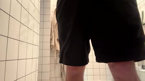 Snapshot of skinnyduderino chatting on December 2025 10:31:01 AM skinnyduderino online show from December 2025 10:31:01 AM