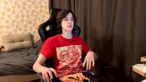 Snapshot of skinnyfitboi chatting on April 2026 06:39:01 PM skinnyfitboi online show from April 2026 06:39:01 PM