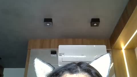 Snapshot of skinnykittencam chatting on October 2025 03:24:02 PM skinnykittencam online show from October 2025 03:24:02 PM