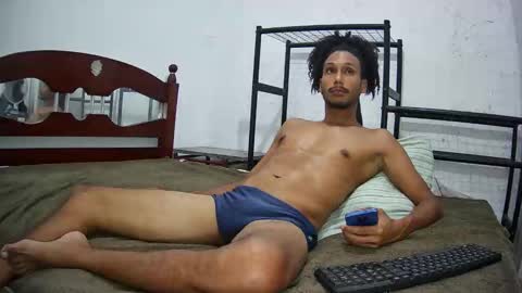 Snapshot of skinnylatinman chatting on October 2025 12:07:01 AM Skinny Latin Man online show from October 2025 12:07:01 AM