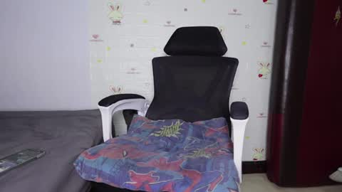 Snapshot of skinnythai4u chatting on May 2026 03:28:01 PM skinnythai4u online show from May 2026 03:28:01 PM