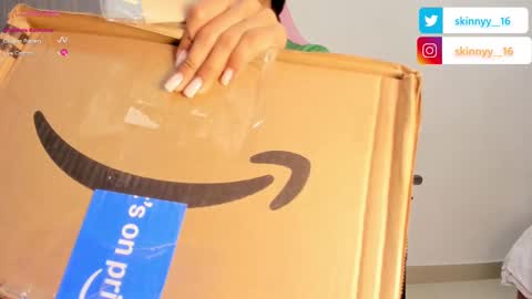 Skinny online show from October 2025 07:06:02 AM