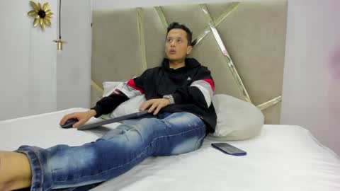 Snapshot of skinnyzeth chatting on October 2025 04:51:02 AM SkinnyZeth online show from October 2025 04:51:02 AM