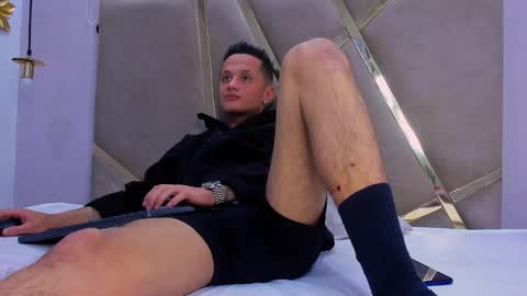 Snapshot of skinnyzeth chatting on October 2025 05:49:02 AM SkinnyZeth online show from October 2025 05:49:02 AM