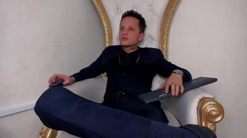 Snapshot of skinnyzeth chatting on October 2025 05:15:01 AM SkinnyZeth online show from October 2025 05:15:01 AM